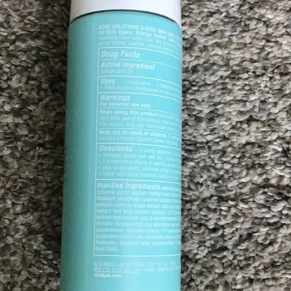 Clinique blackhead solution extractor and acne solution cleansing foam